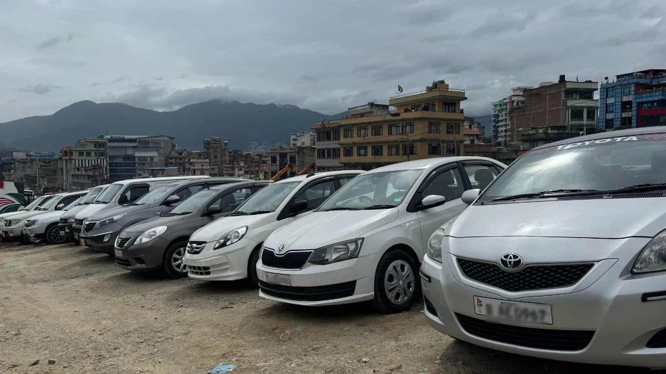 Best Seasons to Rent a Car in Kathmandu